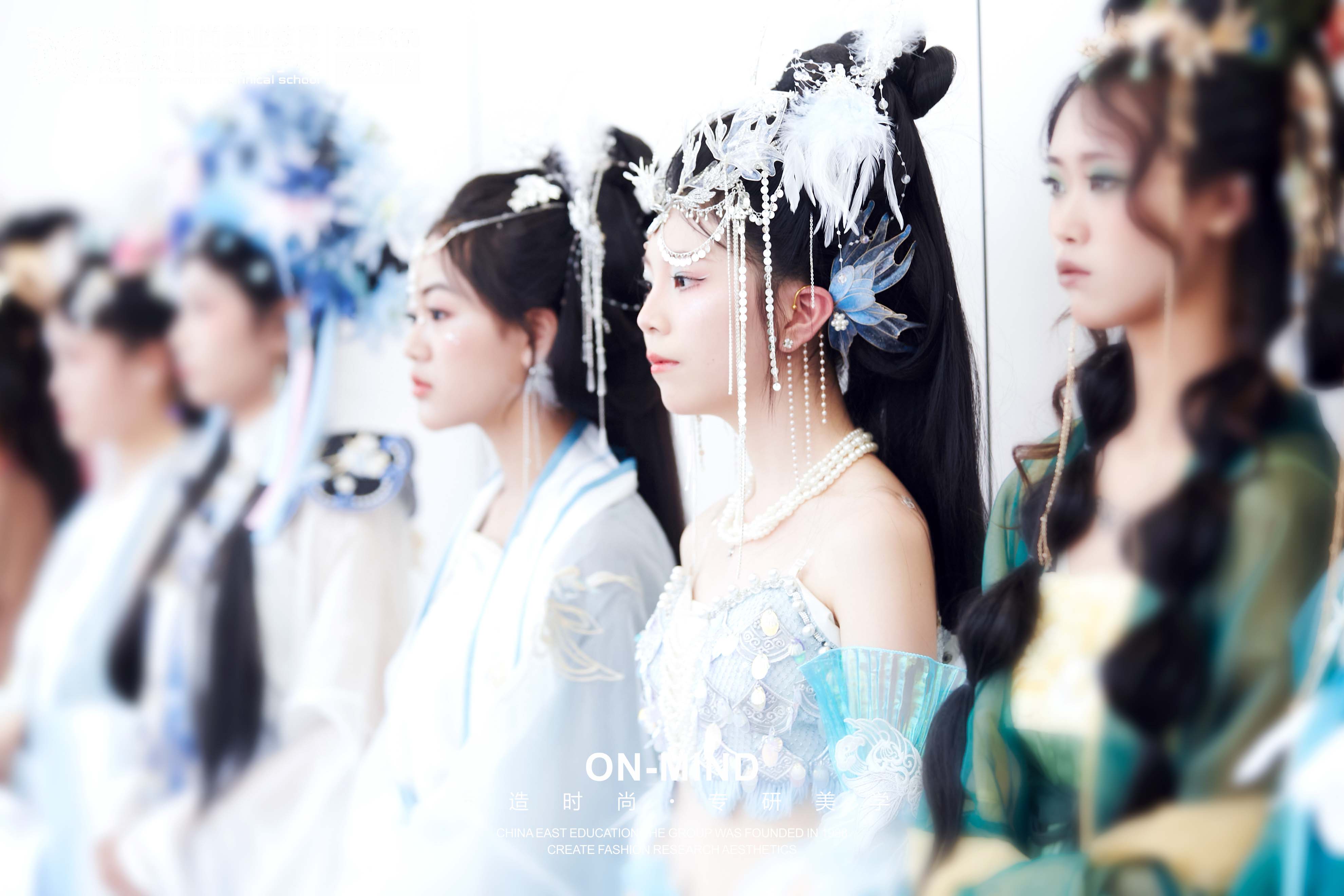 女生学化妆技术：就业蓝海与多元方向探索