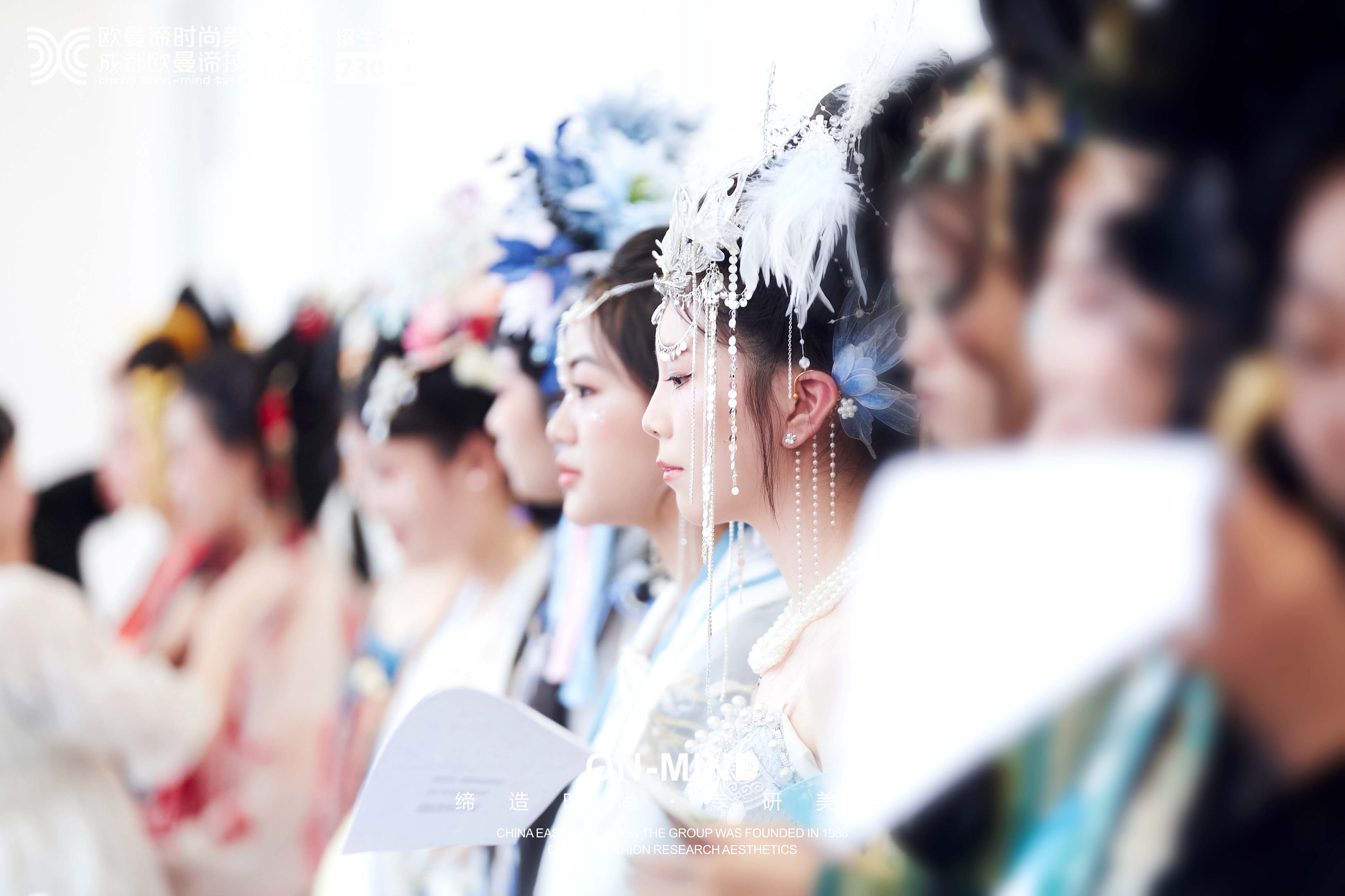 学化妆要报班学习吗？学化妆难吗？